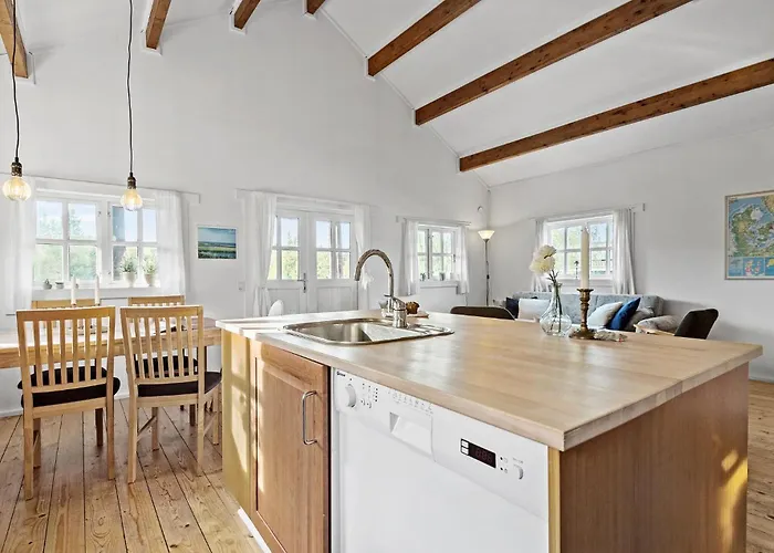 2 Bedroom Awesome In *