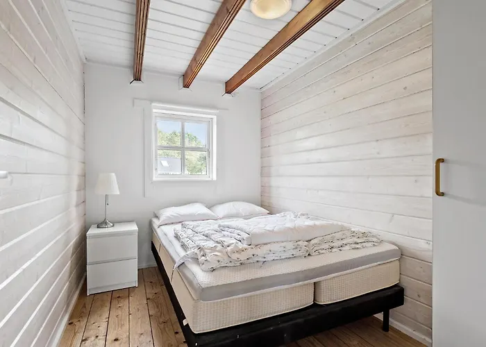 2 Bedroom Awesome In Hovborg