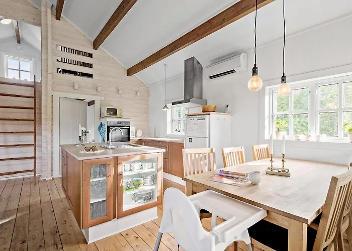 2 Bedroom Awesome In *